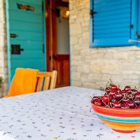 Stone House Tania - Happy Apartment