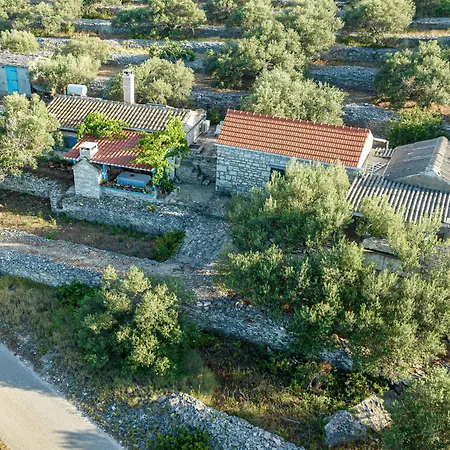 Apartment Stone House Tania - Happy