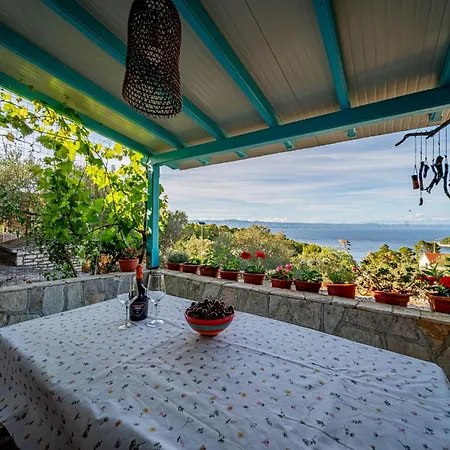 Apartment Stone House Tania - Happy